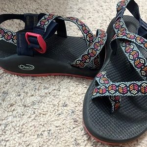Adjustable strap chacos